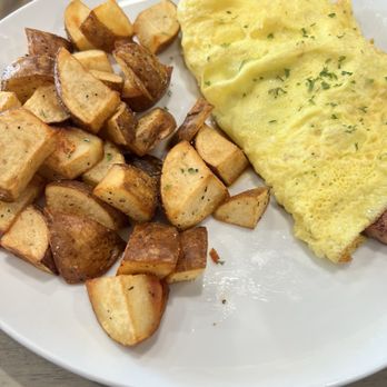 Main Kitchen Bar & Grill - Build Your Own Omelet or Scramble - New American Near Me - Canoga Park, California Main Kitchen Bar & Grill - Build Your Own Omelet or Scramble - New American Near Me - Canoga Park, California