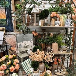 Tholens' Landscape & Garden Center