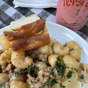 Forma Pasta Factory - Pipette Ragu - Italian Near Me - Brooklyn, New York Forma Pasta Factory - Pipette Ragu - Italian Near Me - Brooklyn, New York