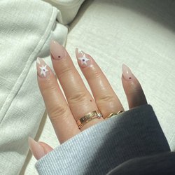 Bellamy Nails - Love these star nails. Thank you, Diane!