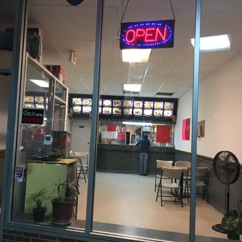 Evergreen Restaurant - The front entrance,pretty generic next to dollar store - Chinese Near Me - Wilmington, Delaware