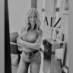 MZ Hair Studio - Marisa owner/hairstylist at MZ Hair Studio has over 20 years of experience cutting hair and doing custom hair color for clients.