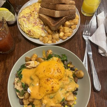 Freska Cafe & Eatery - Cajun chicken bowl and carnivore omelette - Breakfast & Brunch Near Me - Carleton Place, Ontario Freska Cafe & Eatery - Cajun chicken bowl and carnivore omelette - Breakfast & Brunch Near Me - Carleton Place, Ontario