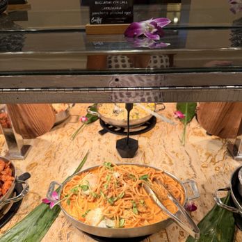 The Buffet At Hyatt - So good!! Carbonara - Buffets Near Me - Honolulu, Hawaii