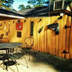 The Cove At Lake Blackshear - Outdoor eating area at the cove