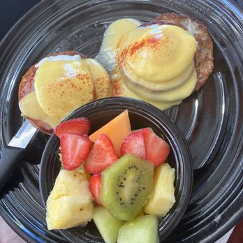 Los Gatos Cafe - Eggs Benedict - Breakfast & Brunch Near Me - Los Gatos, California Los Gatos Cafe - Eggs Benedict - Breakfast & Brunch Near Me - Los Gatos, California