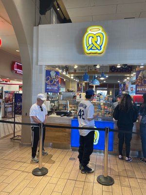 Auntie Anne's by null