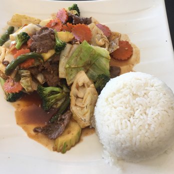 Basil Delight - Mixed Vegetables with Beef - Thai Near Me - Pleasanton, California