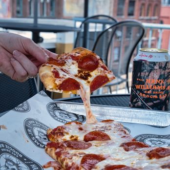 Hank Williams Jr Boogie Bar - Flatbread Pepperoni Pizza - Wine Bars Near Me - Nashville, Tennessee Hank Williams Jr Boogie Bar - Flatbread Pepperoni Pizza - Wine Bars Near Me - Nashville, Tennessee