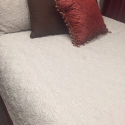 Texas Pulmonary Sleep Center - Queen sizes beds with high quality bedding for optimal comfort.