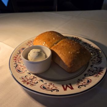 Maggiano's - Bread service - Italian Near Me - Cincinnati, Ohio