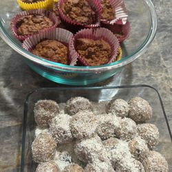 Plumeria Doula Care Birth & Postpartum - Muffins and coconut energy balls