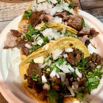 Pablito's Tacos - Tacos de chicharrón (succulent melt in your mouth pork) - Tacos Near Me - Los Angeles, California