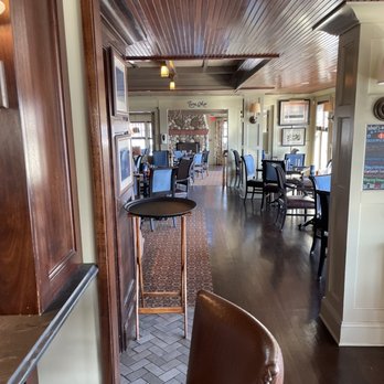Fresh Salt - Dining room from the bar area. - Seafood Near Me - Old Saybrook, Connecticut