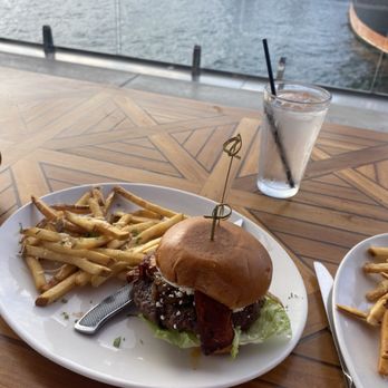 Topsail - Burger - American Near Me - San Diego, California Topsail - Burger - American Near Me - San Diego, California