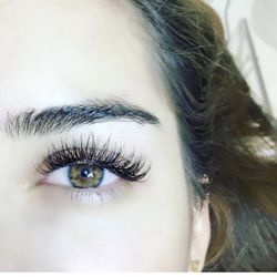 Shawna Marie Esthetics - Hybrid eyelash extensions