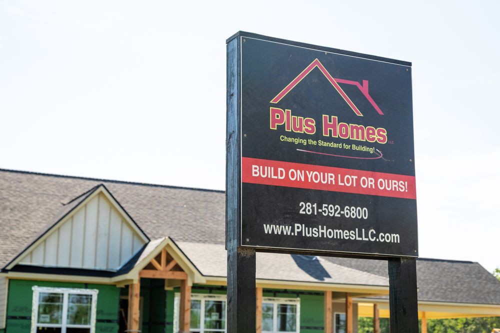 Slide of Plus Homes
