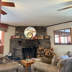 Swiss Farm Inn - Inside