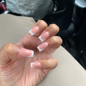 Barry's Beauty Bar - 125 dollarssssssa - Hair Salons Near Me - Brooklyn, New York