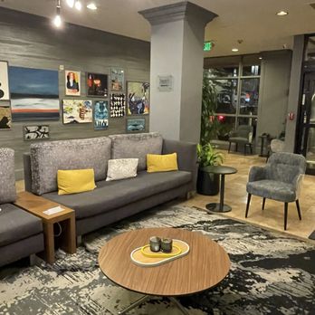 Silver Cloud Hotel - Seattle Broadway - Hotel lobby - Hotels Near Me - Seattle, Washington