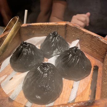Cheli - Black truffle Xiao long bao - Shanghainese Near Me - New York, New York Cheli - Black truffle Xiao long bao - Shanghainese Near Me - New York, New York