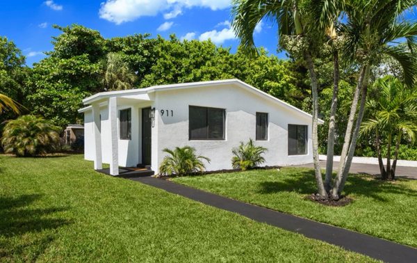 A-1 Modified Roofing Logo