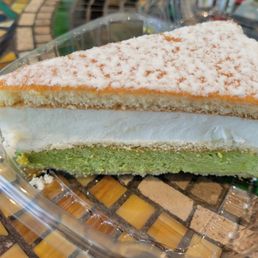 Ricotta & Pistachio Cake