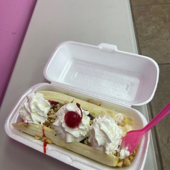 The Custard Parlor - Banana split - Ice Cream & Frozen Yogurt Near Me - Livonia, Michigan The Custard Parlor - Banana split - Ice Cream & Frozen Yogurt Near Me - Livonia, Michigan
