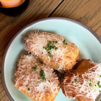 Bridgette Bar - Cheesy garlic bread - Bars Near Me - Calgary, Alberta