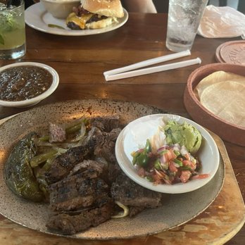 El Monumento - Steak fajitas - Mexican Near Me - Georgetown, Texas