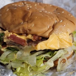 Double Del Cheeseburger