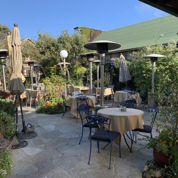 Robins Restaurant - New American Near Me - Cambria, California