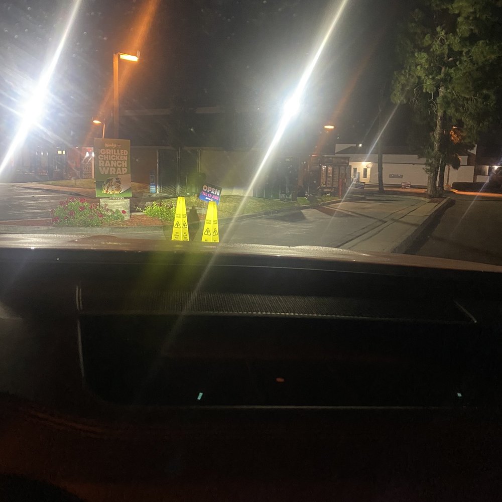 Wendy's - They close the drive thru early I had 5 orders to pick up that we ordered through the app 15 mins prior to my arrival - Burgers Near Me - Vista, California Wendy's - They close the drive thru early I had 5 orders to pick up that we ordered through the app 15 mins prior to my arrival - Burgers Near Me - Vista, California
