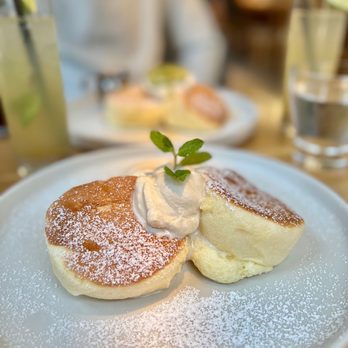 Flipper’s - signature flippers soufflé - Pancakes Near Me - New York, New York Flipper’s - signature flippers soufflé - Pancakes Near Me - New York, New York