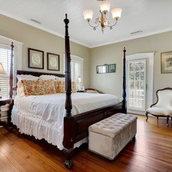 Robert Ruark - Captain Adkins' Room