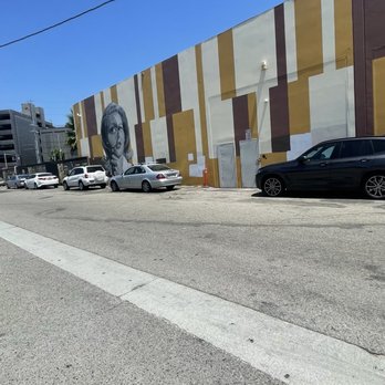 Happies Hand Made - Nearby parking - not impossible, just have to be mindful of the businesses - Chicken Shop Near Me - Los Angeles, California Happies Hand Made - Nearby parking - not impossible, just have to be mindful of the businesses - Chicken Shop Near Me - Los Angeles, California