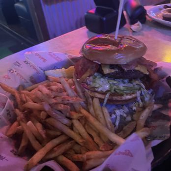 Bubba's 33 - Bubba's Bacon Cheeseburger* - American Near Me - Mesquite, Texas