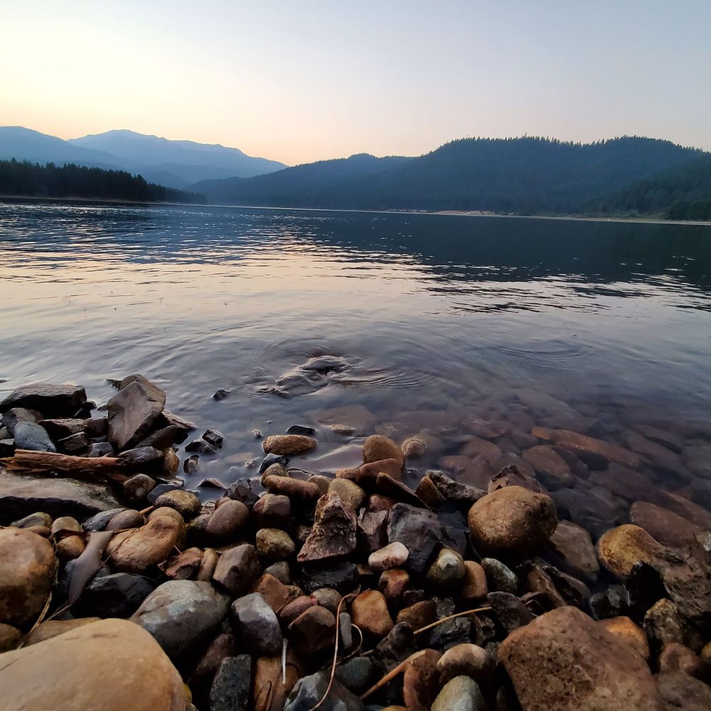 Lake Siskiyou Trail - Wallpaper - Hiking Near Me - Mount Shasta, California