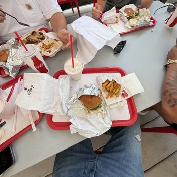 Lucky's Drive-In - Burgers Near Me - Sacramento, California