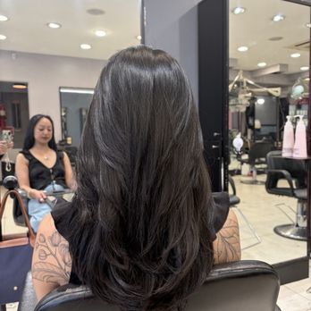 18 Pell Hair - beautiful layers - Hair Salons Near Me - New York, New York 18 Pell Hair - beautiful layers - Hair Salons Near Me - New York, New York
