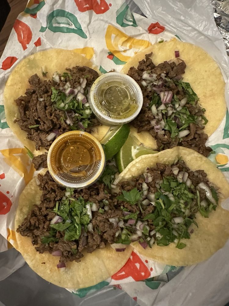 Tacos & Beyond Logo