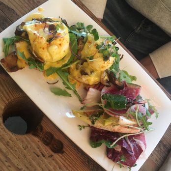 Greenhorn Cafe - Mushroom Benedict - Cafes Near Me - Vancouver, British Columbia