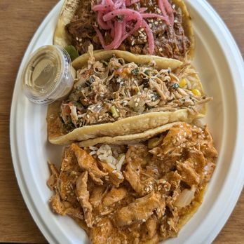 Mesa Agricola - Tres tacos de pollo - Tacos Near Me - Escondido, California Mesa Agricola - Tres tacos de pollo - Tacos Near Me - Escondido, California