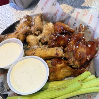 Bubba's 33 - Wings - American Near Me - Elkhart, Indiana