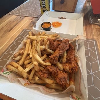 Chili's - 4 piece  Nashville Hot chicken crispers with fries. Rubbery chicken. Mr. Texas threw it away. Wasted $17. - American Near Me - Leander, Texas