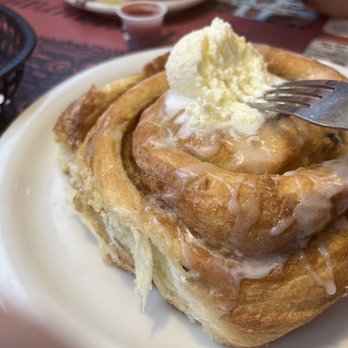 Pufferbelly Station Restaurant - Cinnamon roll the size of your face is warm and perfect - American Near Me - Grand Junction, Colorado Pufferbelly Station Restaurant - Cinnamon roll the size of your face is warm and perfect - American Near Me - Grand Junction, Colorado