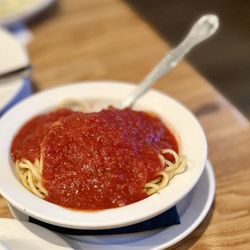 De Lucia's Italian Restaurant - Spaghetti with marinara - a side from the cioppino