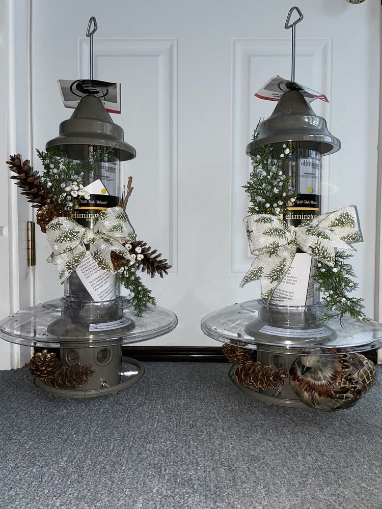 WILD BIRDS UNLIMITED Updated May 2024 10 Reviews 301 Newbury St