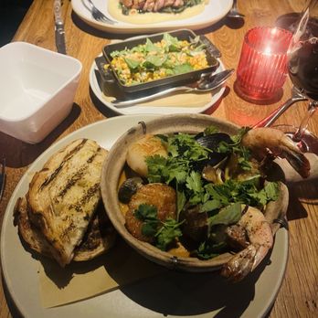 Tar & Roses - Seafood hotpot - New American Near Me - Santa Monica, California