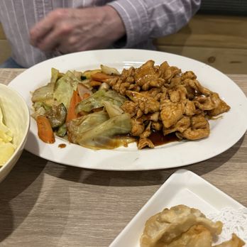 Chen's Sushi & Kitchen - Chicken teriyaki - Sushi Bars Near Me - Ridgecrest, California